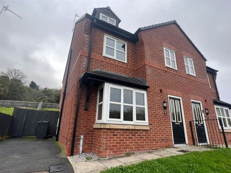 Nant Court, Brymbo, Wrexham - Photo 4