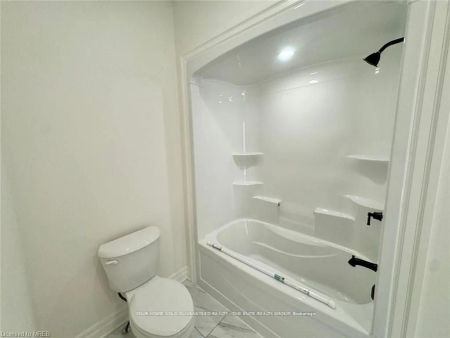 Property For Lease | X9285364 - Photo 5