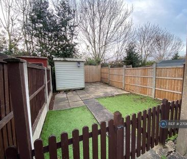 3 bedroom end of terrace house to rent - Photo 5