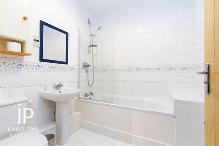 GRANGEMOOR COURT CARDIFF BAY FURNISHED ONE BEDROOM APARTMENT WITH BALCONY AND RIVER VIEWS - Photo 4