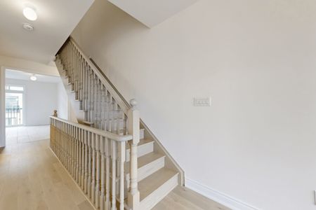 For Lease - 40 Tennant Circle, Vaughan, Ontario - Photo 4