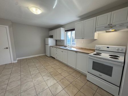 236 Tiffin Street - Photo 2