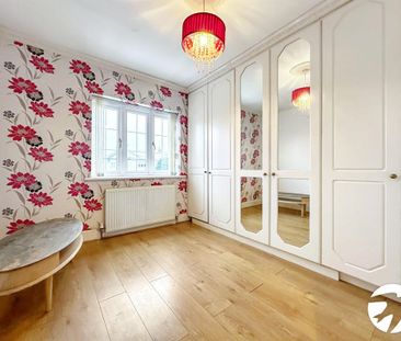 4 bedroom semi-detached house to rent - Photo 2