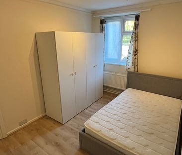 3 Bed Flat, Craven House, N2 - Photo 4
