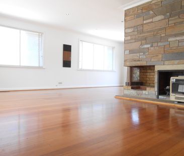 42 Avonhurst Drive, Glen Waverley VIC 3150 - House For Rent | Domain - Photo 2
