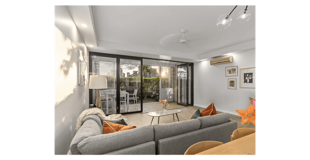 APARTMENT LIVING IN UNBEATABLE NEW FARM LOCATION! - Photo 1