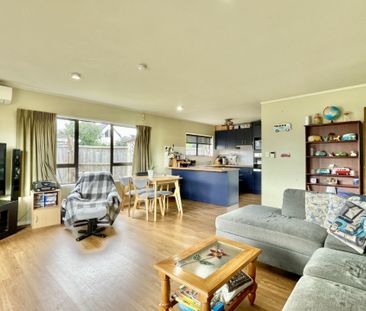 2 BEDROOM - GARAGE - FULLY FENCED - Photo 6
