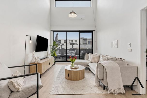 Modern Coastal Living in the Heart of Altona! - Photo 1
