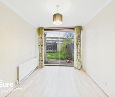 3 bedroom end of terrace house to rent - Photo 2