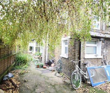 2 bedroom end of terrace house to rent - Photo 6