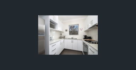 Spacious apartment in super convenient location - Photo 5