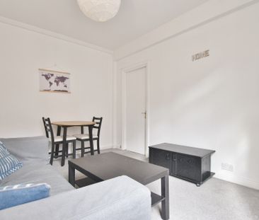 Latymer Court, Hammersmith Road, Hammersmith, London, W6 - Photo 2