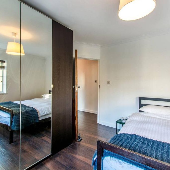 3 bedroom flat to rent - Photo 1