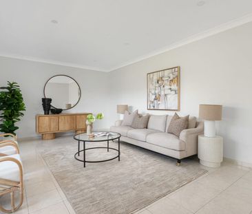 EXCEPTIONAL FAMILY LIVING WITH SPACE, COMFORT & OUTDOOR ENTERTAINING! - Photo 1