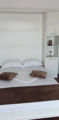 De inchiriat ,Mamaia , garsoniera lux , loc de parcare inclus - Photo 1