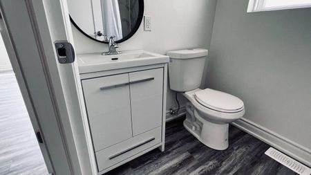 For Lease - 82 sanford Street Unit# Unit A, Barrie, Ontario - Photo 3