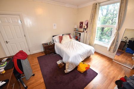 1 bedroom Flat in Victoria Road, Leeds - Photo 2