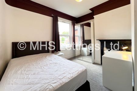 7 Bedroom Mid Terraced House for rent in Estcourt Avenue - Photo 5