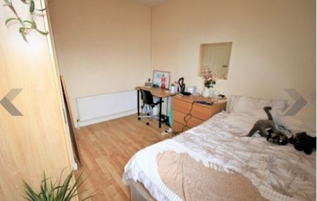 5 Bed - 11 Mayville Place, Headingley, Leeds - LS6 1NE - Student - Photo 3