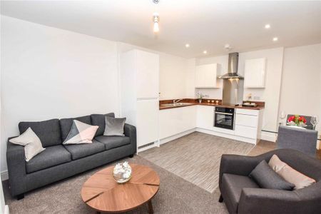 2 bedroom flat to rent - Photo 4