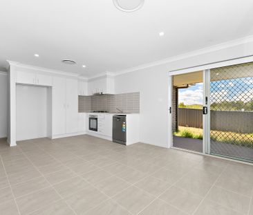 1/2 Daunt Street, Farley NSW 2320 - House For Rent | Domain - Photo 3