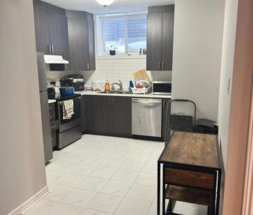 UNIT B - 168 MINIKAN STREET - Photo 5