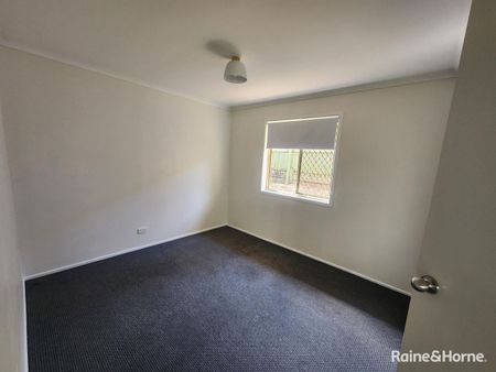 4 Bed Family Home - Photo 5