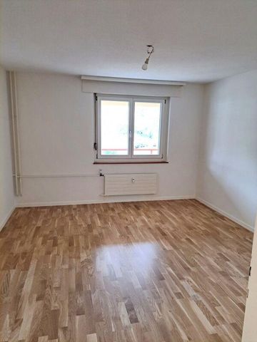 Helle Wohnung mit grossem Balkon und Weitsicht ins Grüne - Foto 3