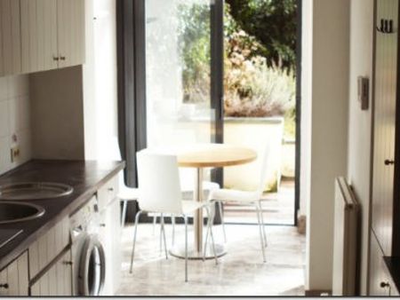 UCCLE : REZ-DE-CHAUSSEE/DUPLEX 3 CHAMBRES + BUREAU + TERRASSE + JARDIN + EMPL PKGS - Uccle - Foto 5