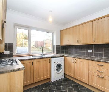 3 bedroom semi-detached house to rent - Photo 4