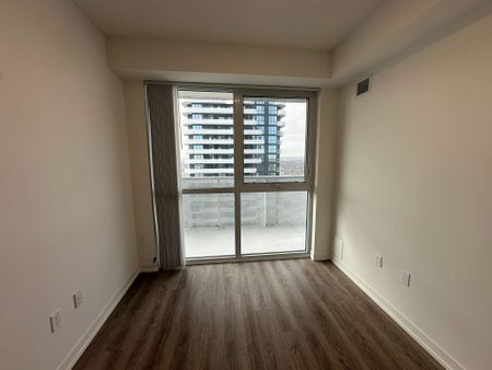 For Lease - 8 Interchange Way Unit# 4215, Vaughan, Ontario - Photo 4