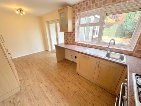 Semi Detached House - Photo 4