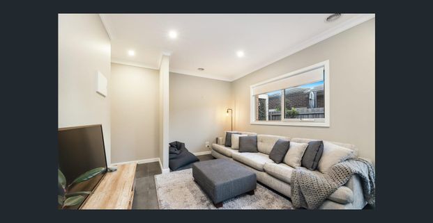 Quality and low maintenance in great location! - Photo 1