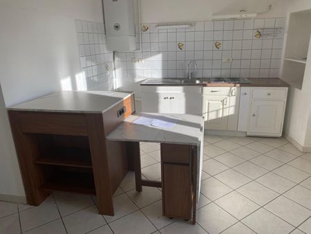 Location Appartement 3 pièces 49m² LABEGUDE 07200 - Photo 5