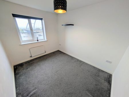 A 2 Bedroom Apartment - Photo 2