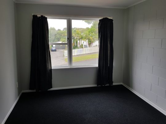 SAINT JOHNS - 2 bedroom Flat - Water Included - Redecorated - Photo 1