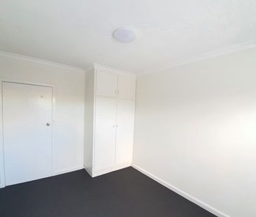 Well maintained and spacious 2 bedroom apartment - Photo 2