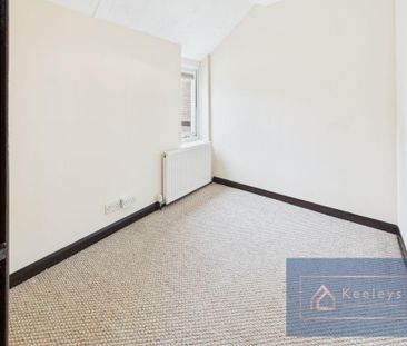 3 bedroom end of terrace house to rent - Photo 3