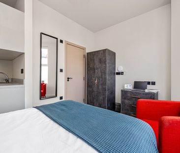 Room in a Shared House, Carmichael Road, SE25 - Photo 3