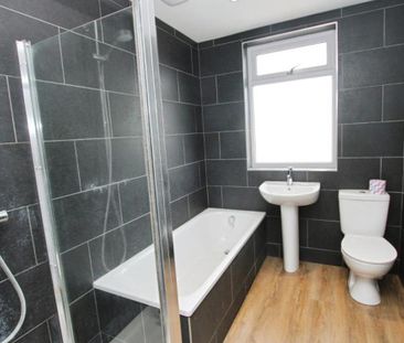 If you are looking to rent an en-suite room, in a modern 5 bedroom ... - Photo 6