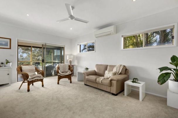 4 Bedroom Home - short term lease - Photo 1