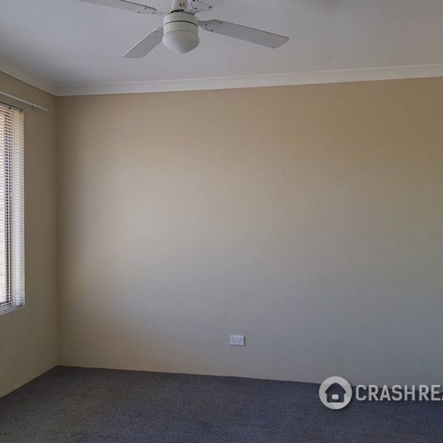 4x2 House in Huntingdal with Outdoor Entertainment Area - Photo 1