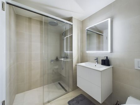 Moderne 5.5-Zimmer Wohnung in Neuhausen - möbliert - Photo 5