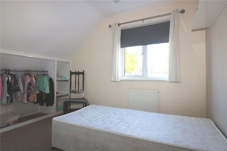 Wakering Road, Shoeburyness, Southend on Sea, Essex, SS3 9SZ - Photo 2