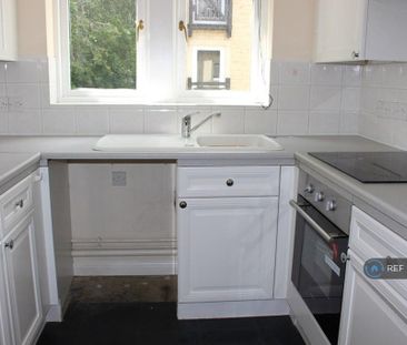 2 bedroom maisonette to rent - Photo 3