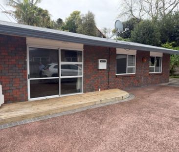 A Real Honey in the Heart of Waiuku - Photo 6