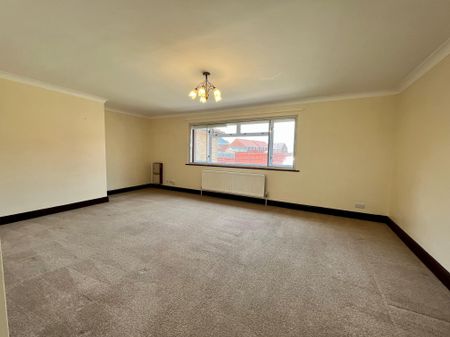 The Street, Bury St. Edmunds, Beck Row - Photo 2