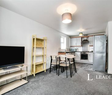 2 bedroom flat to rent - Photo 2