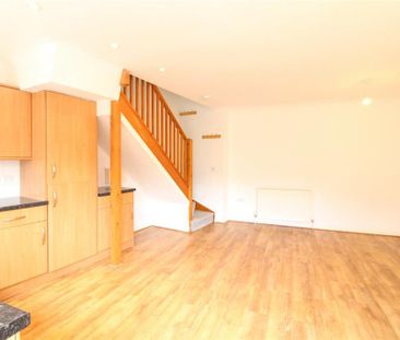 2 bedroom end of terrace house to rent - Photo 1