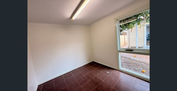 Beautifully Renovated 3-Bedroom Unit in Prime Location - Photo 1